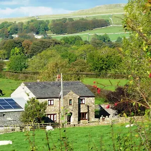 Nutstile Farm Bed & Breakfast